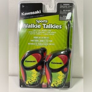 SPORTS WALKIE TALKIES - KAWASAKI #22250 WITH BELT CLIPS UP TO 200 FT NEW SEALED
